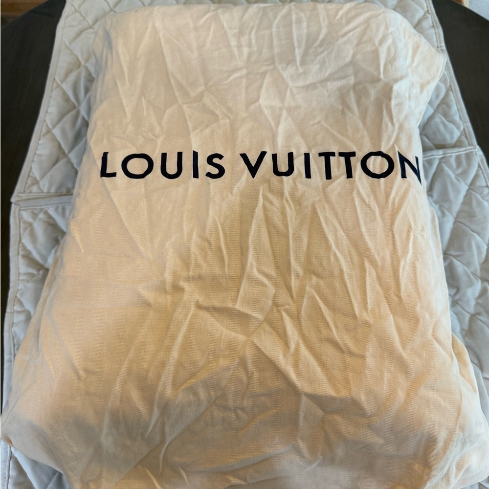 Louis Vuitton Gray Monogram Travel Bag - Picture 11 of 11